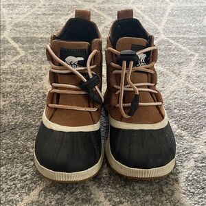 Kid’s Sorel boots